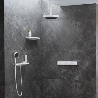 Держатель настенный Hansgrohe Rainfinity Porter 500 26858700 с полкой
