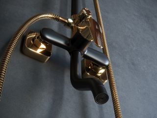 Душевая стойка Laguraty 7000 AX с изливом чёрный/золото