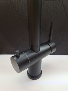 Смеситель для кухни с гибким изливом AltroBagno Flusso 050204 NeOp 	черный матовый