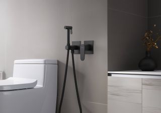 Гигиенический ручной душ Aquatek Оберон AQ1220MB черный