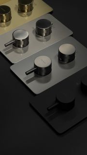 Встраиваемый смеситель для душа Boheme Cell 134-3-GM 3-х проходной термостатический оружейная сталь